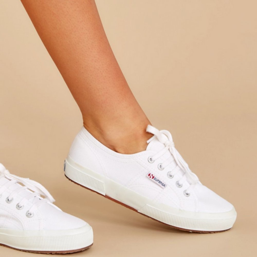 NWT Superga Men’s White Canvas Sneakers Size 10